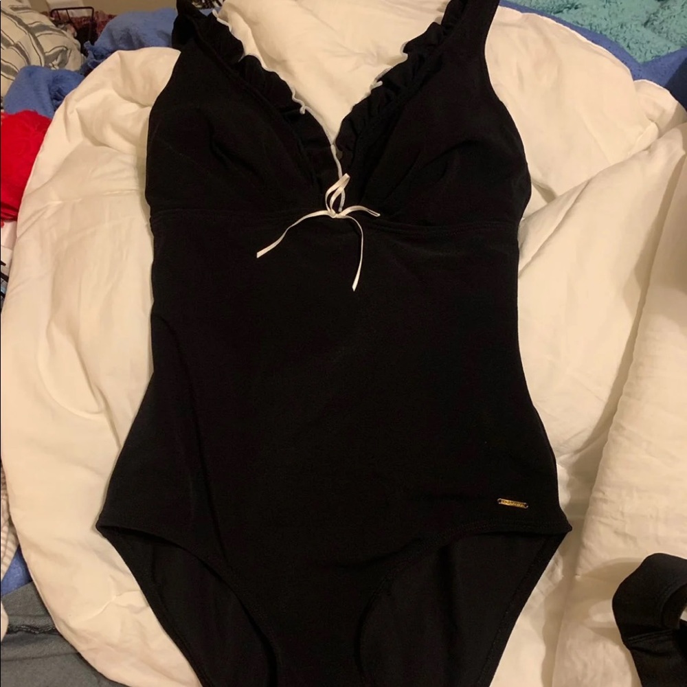 One piece swim suit